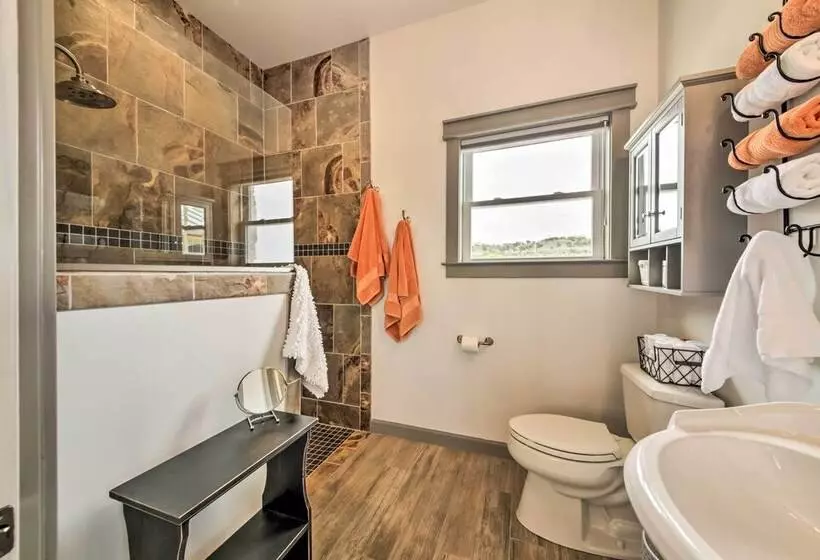 Ladera  Wimberley Estate On 13 Acres W/ Hot Tub