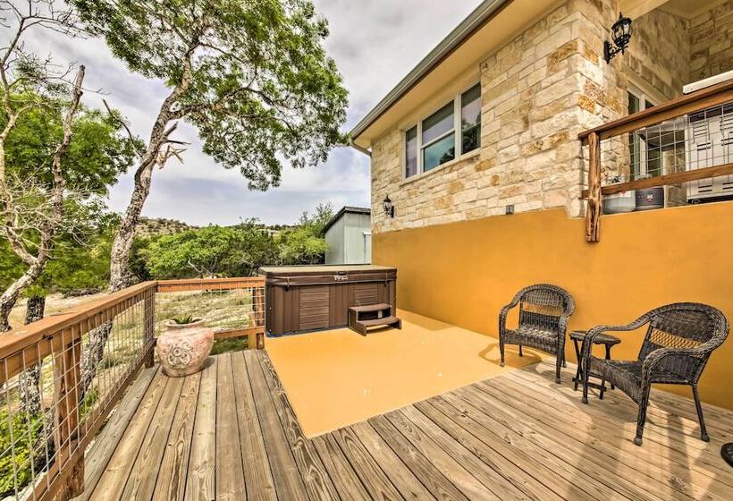 Ladera Wimberley Estate On 13 Acres W/ Hot Tub