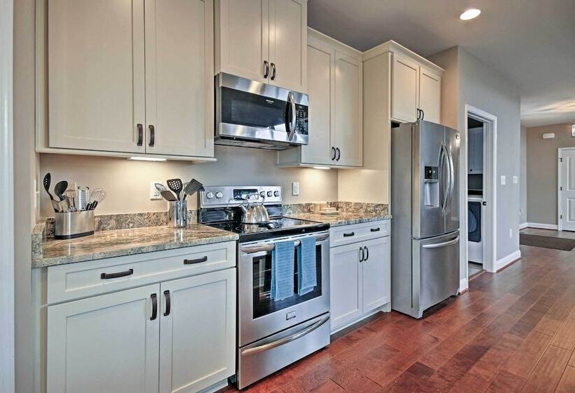 Lake Anna Home W/ Dock & Private Shoreline!