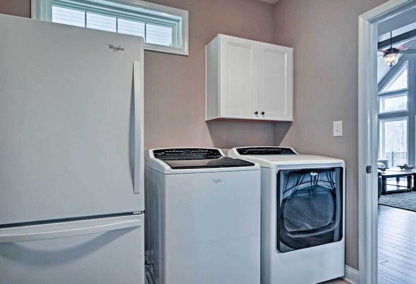 Lake Anna Home W/ Dock & Private Shoreline!