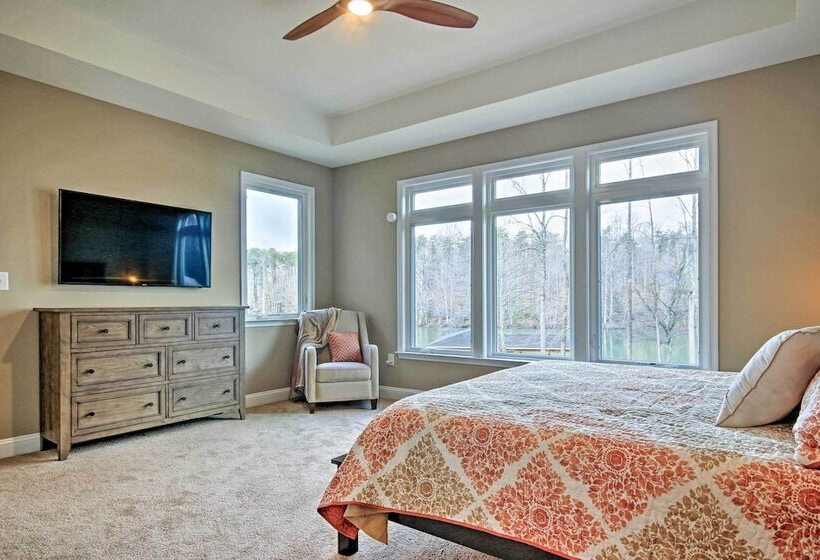 Lake Anna Home W/ Dock & Private Shoreline!