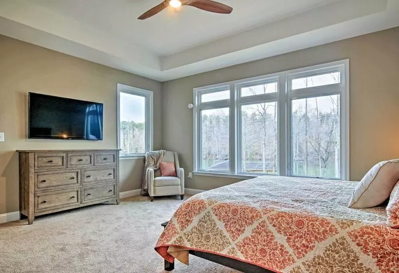 Lake Anna Home W/ Dock & Private Shoreline!