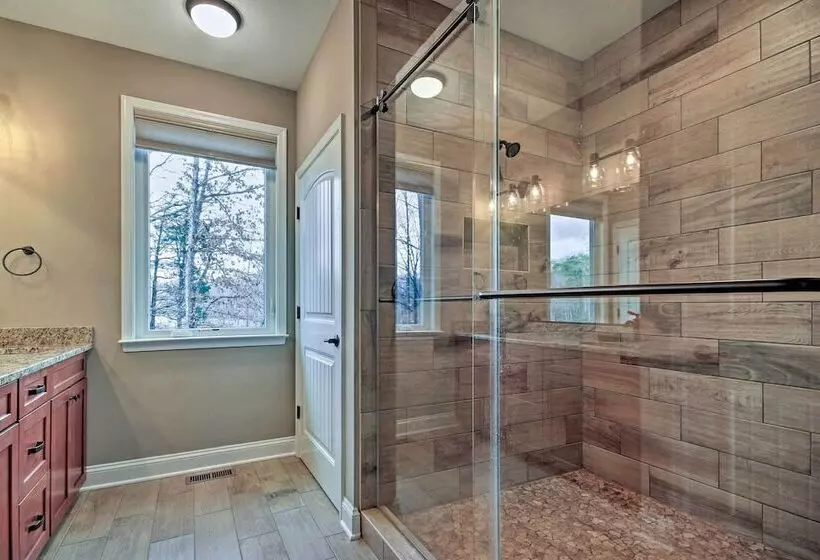 Lake Anna Home W/ Dock & Private Shoreline!