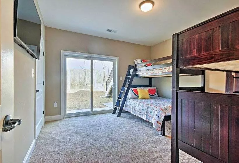 Lake Anna Home W/ Dock & Private Shoreline!