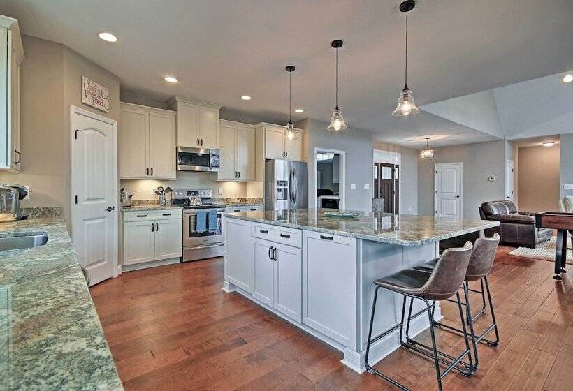 Lake Anna Home W/ Dock & Private Shoreline!