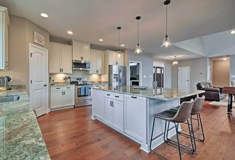 Lake Anna Home W/ Dock & Private Shoreline!