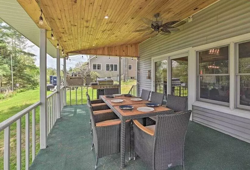 Lakefront Gloversville Home W/ Beach + Dock!