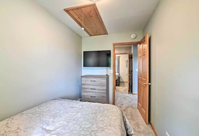 Lakefront Gloversville Home W/ Beach + Dock!