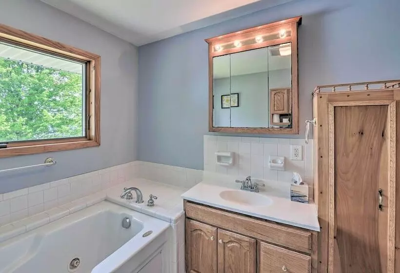 Lakefront Gloversville Home W/ Beach + Dock!