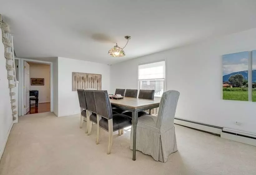 Lakefront Michigan Cottage   Deck, Grill & Kayaks!