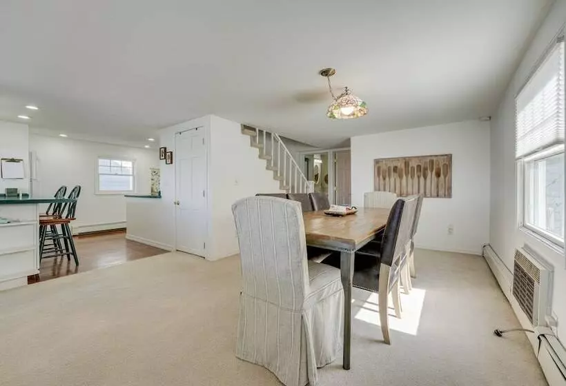 Lakefront Michigan Cottage   Deck, Grill & Kayaks!