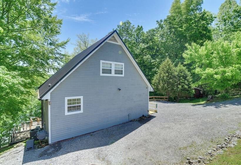 Lakefront Scottsville Retreat W/ Private Dock!
