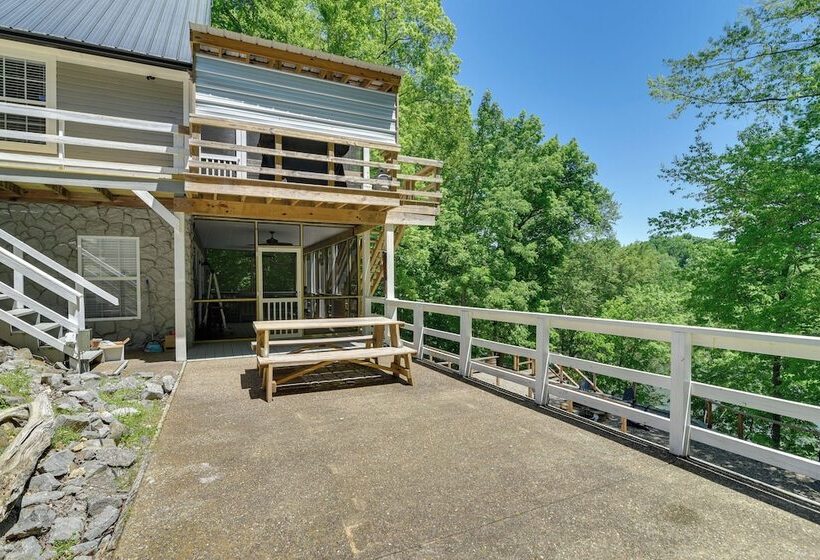 Lakefront Scottsville Retreat W/ Private Dock!