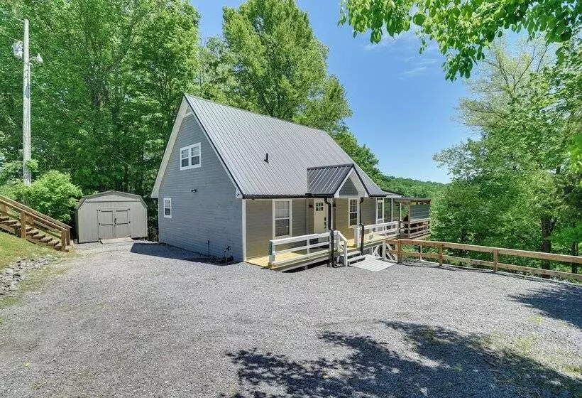 Lakefront Scottsville Retreat W/ Private Dock!