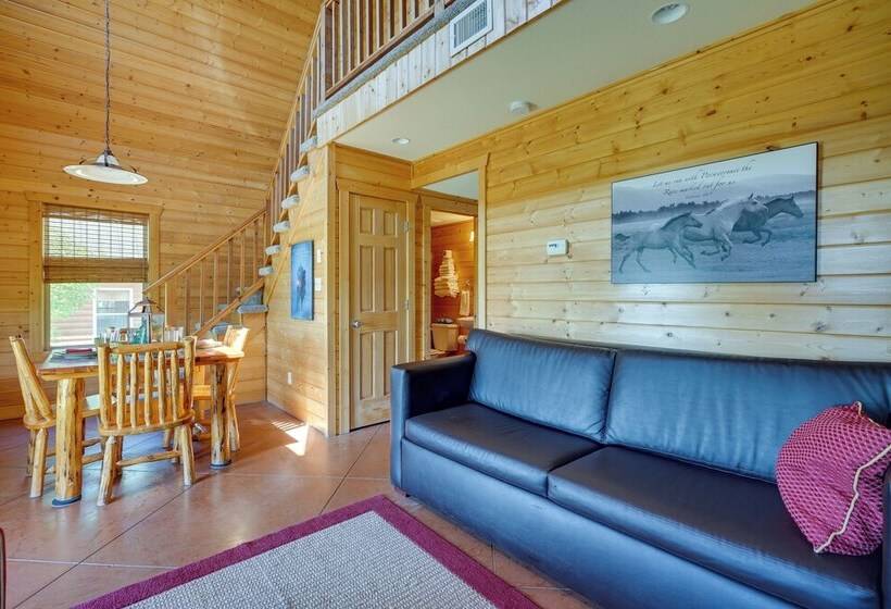 Lakefront Vacation Rental W/ Patio & Grill!