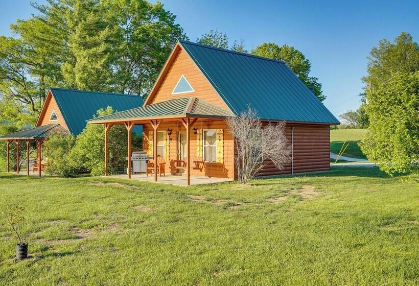 Lakefront Vacation Rental W/ Patio & Grill!