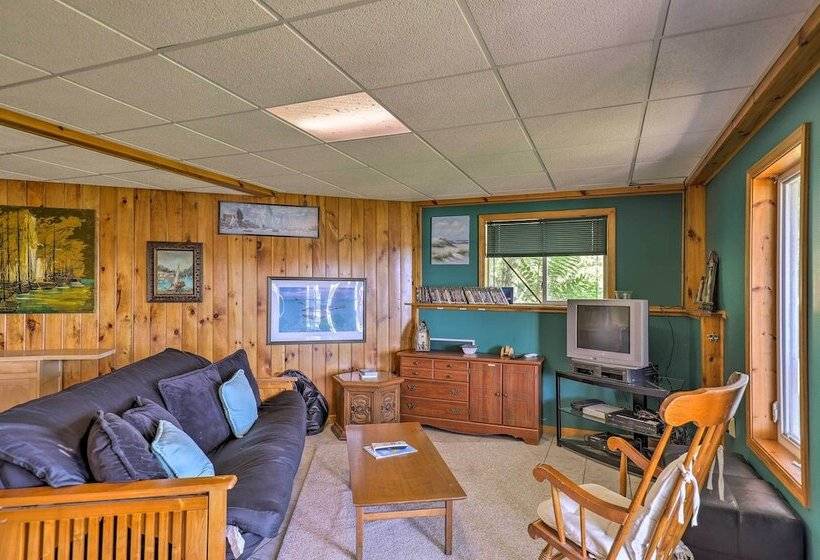 Lovely Finger Lakes Retreat W/ Deck & Lake Views!