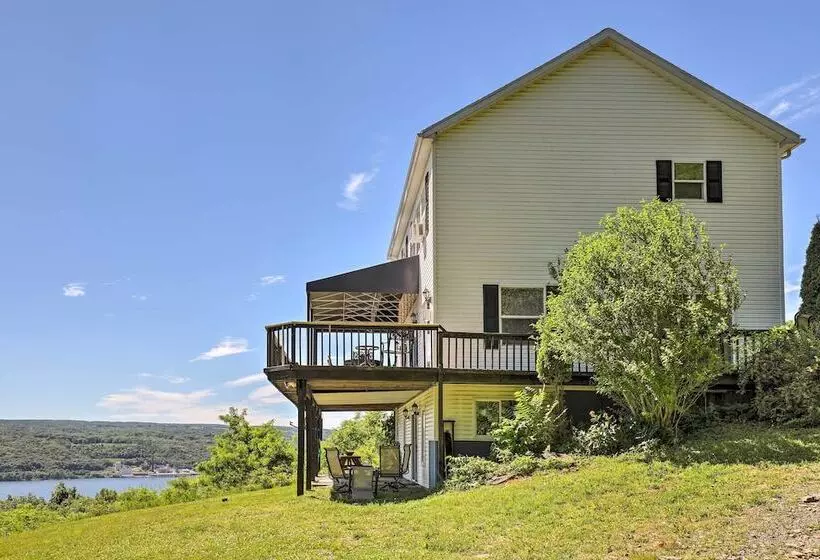 Lovely Finger Lakes Retreat W/ Deck & Lake Views!