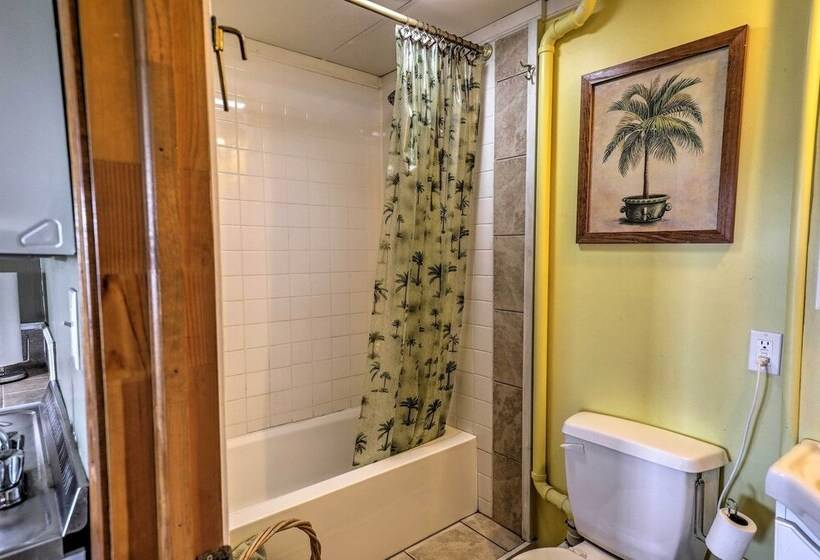 Lovely Finger Lakes Retreat W/ Deck & Lake Views!