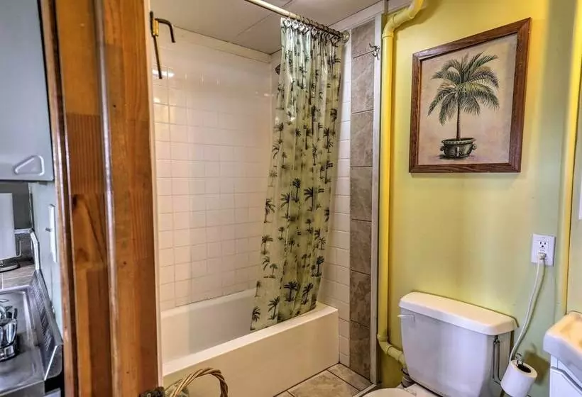 Lovely Finger Lakes Retreat W/ Deck & Lake Views!