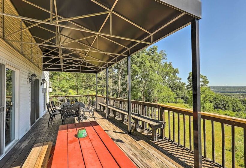 Lovely Finger Lakes Retreat W/ Deck & Lake Views!