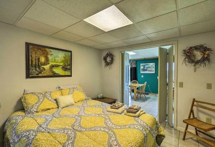 Lovely Finger Lakes Retreat W/ Deck & Lake Views!