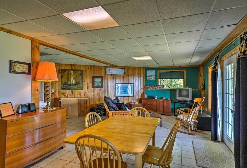 Lovely Finger Lakes Retreat W/ Deck & Lake Views!