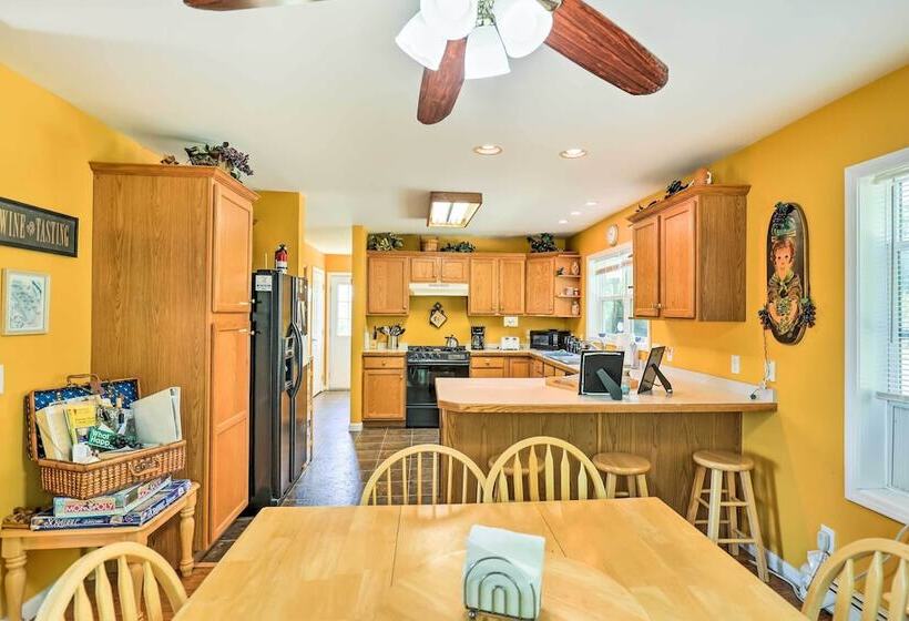 Lovely Finger Lakes Retreat W/ Deck & Lake Views!