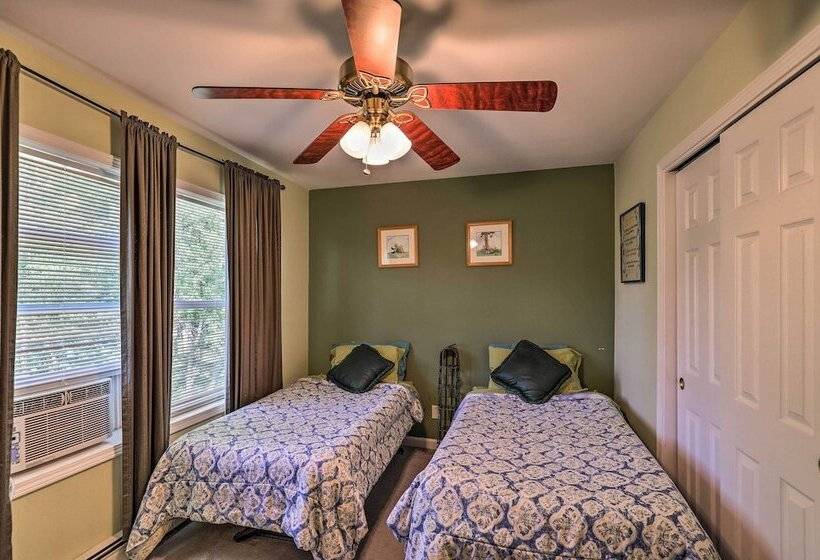 Lovely Finger Lakes Retreat W/ Deck & Lake Views!