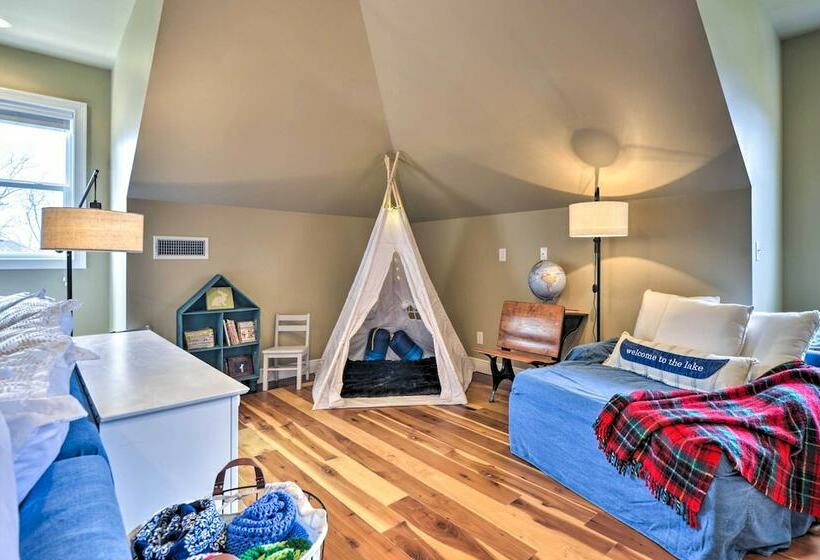 Luxe Home W/ Boat Dock, Tims Ford Lake Views!