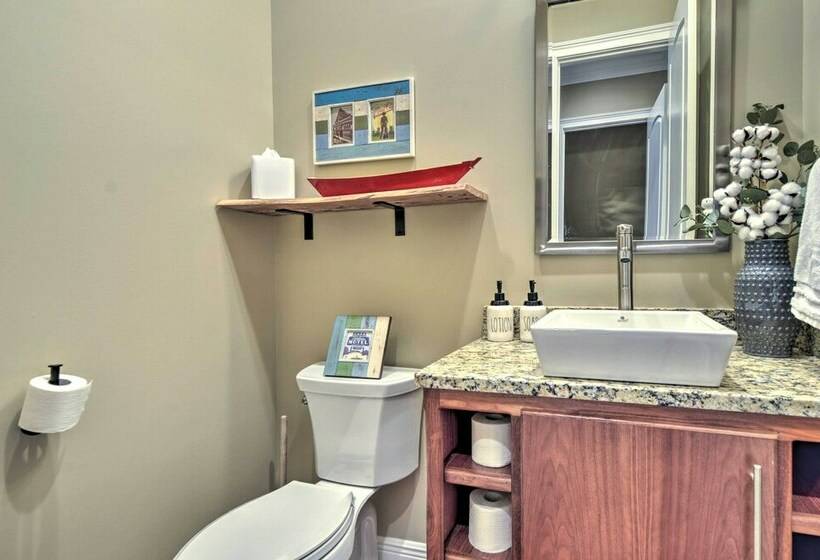 Luxe Home W/ Boat Dock, Tims Ford Lake Views!