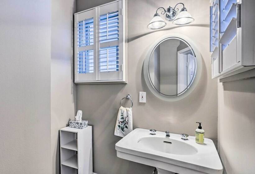 Milwaukee Home < Half Mi To Lake Michigan!