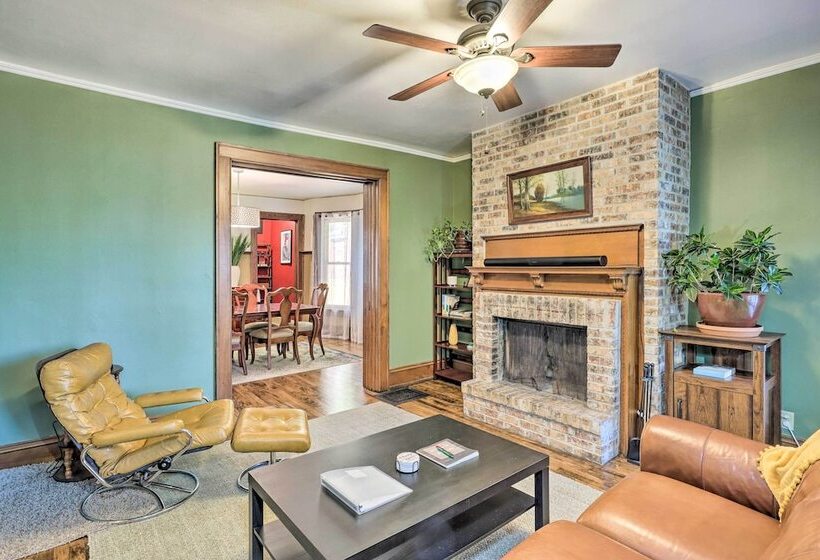 Milwaukee Home < Half Mi To Lake Michigan!