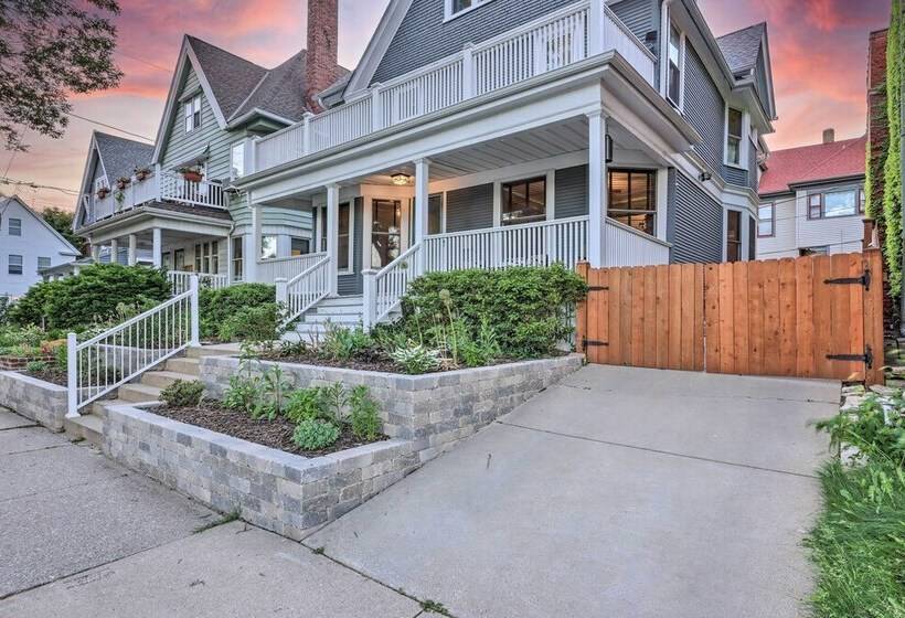 Milwaukee Home < Half Mi To Lake Michigan!