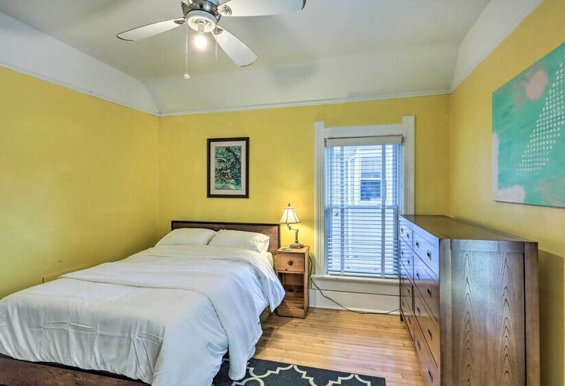 Milwaukee Home < Half Mi To Lake Michigan!