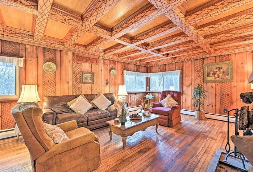 Old Time Catskill Mtn Retreat, Handcrafted Cabin!