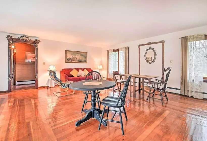 Old Time Catskill Mtn Retreat, Handcrafted Cabin!