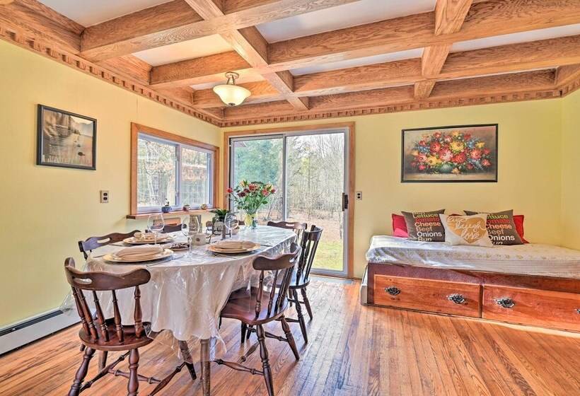 Old Time Catskill Mtn Retreat, Handcrafted Cabin!