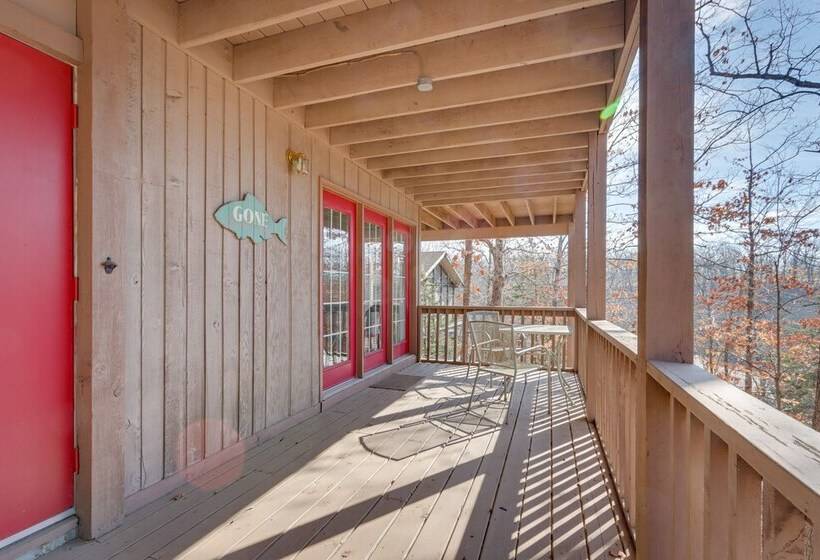 Osage Beach Home: Screened Porch, Resort Amenities