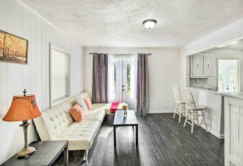 Peaceful Gainesboro Retreat W/ Deck & Yard!