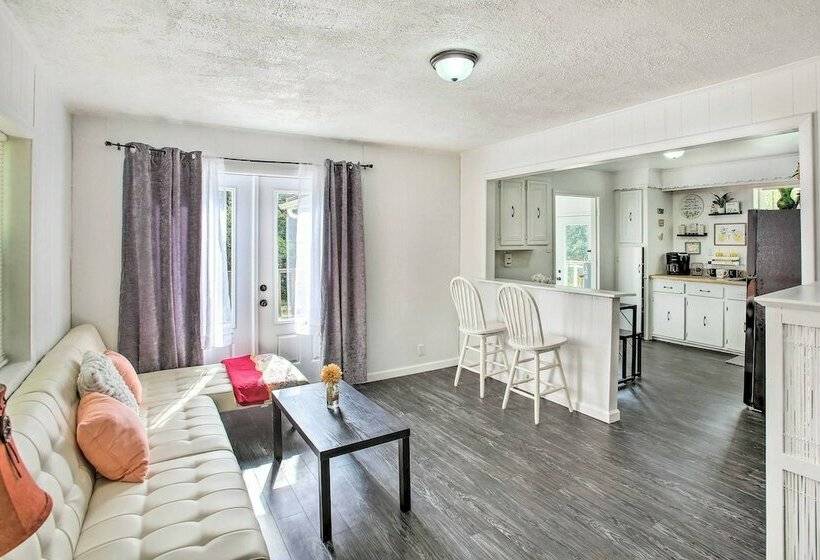 Peaceful Gainesboro Retreat W/ Deck & Yard!