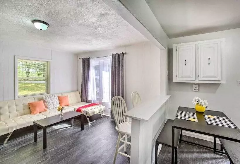 Peaceful Gainesboro Retreat W/ Deck & Yard!