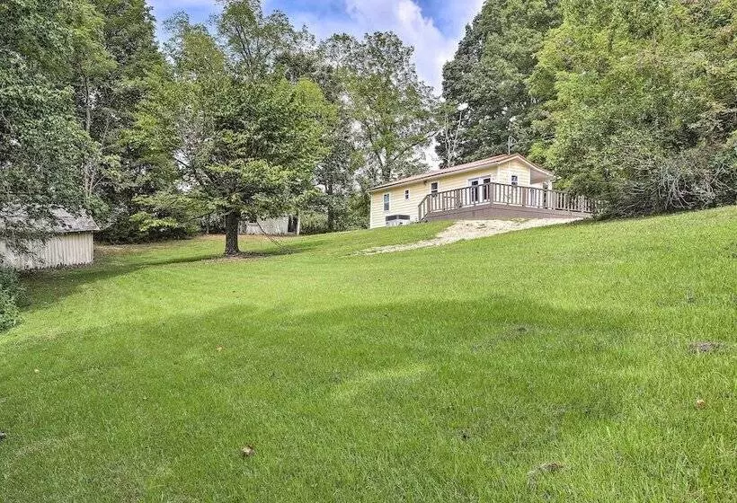 Peaceful Gainesboro Retreat W/ Deck & Yard!