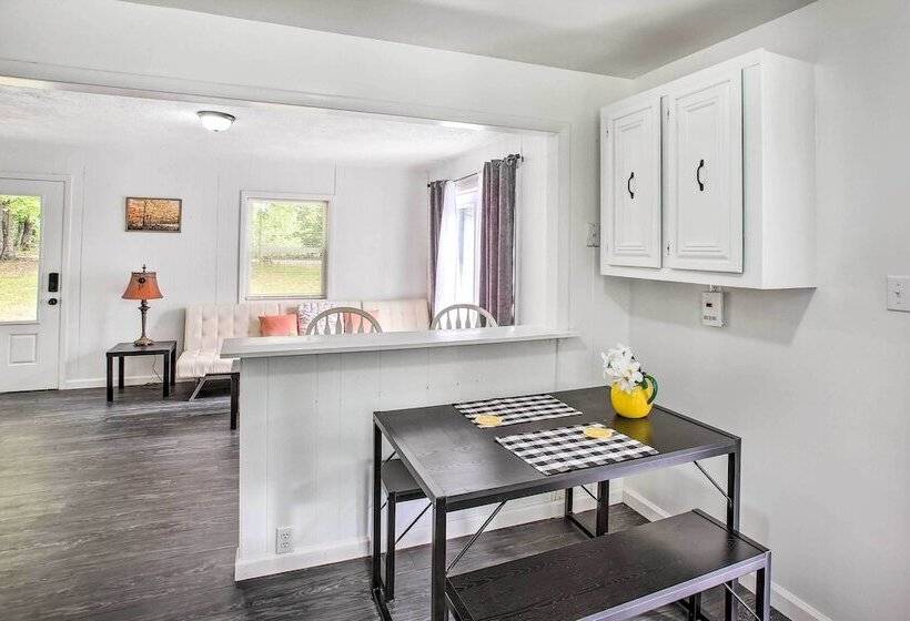 Peaceful Gainesboro Retreat W/ Deck & Yard!