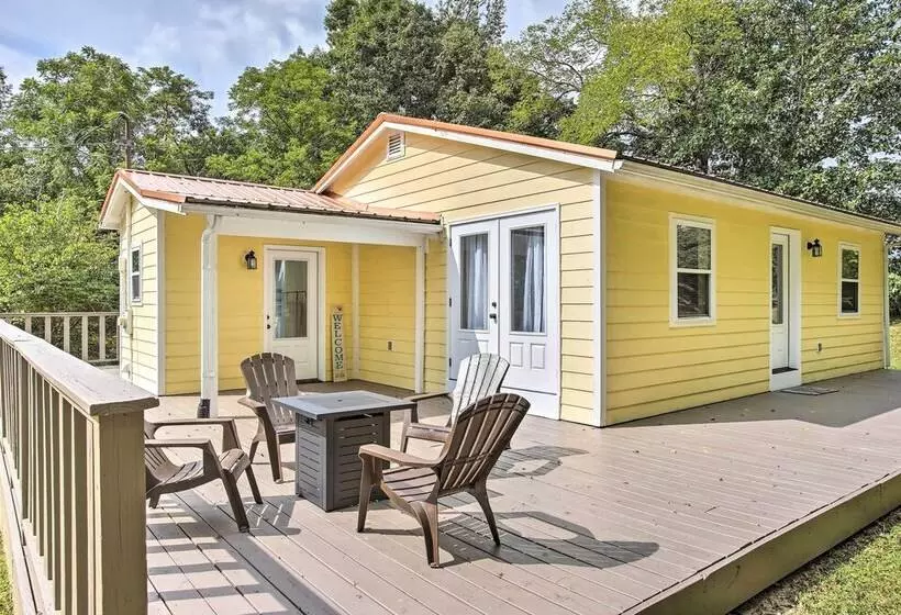 Peaceful Gainesboro Retreat W/ Deck & Yard!