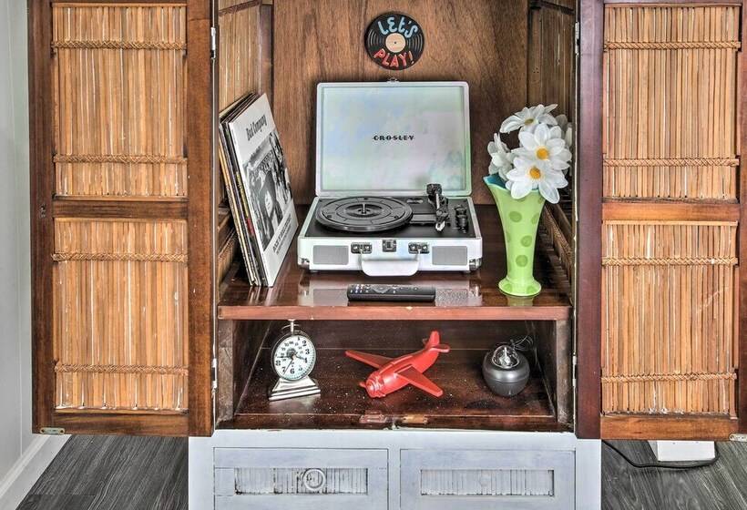 Peaceful Gainesboro Retreat W/ Deck & Yard!