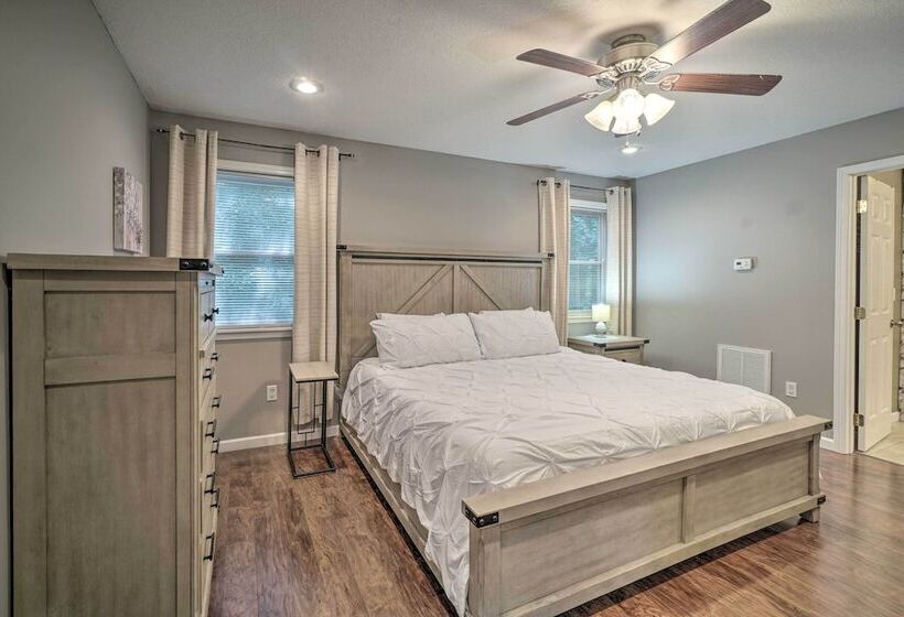 Peaceful Sevierville Home W/ Private Hot Tub!