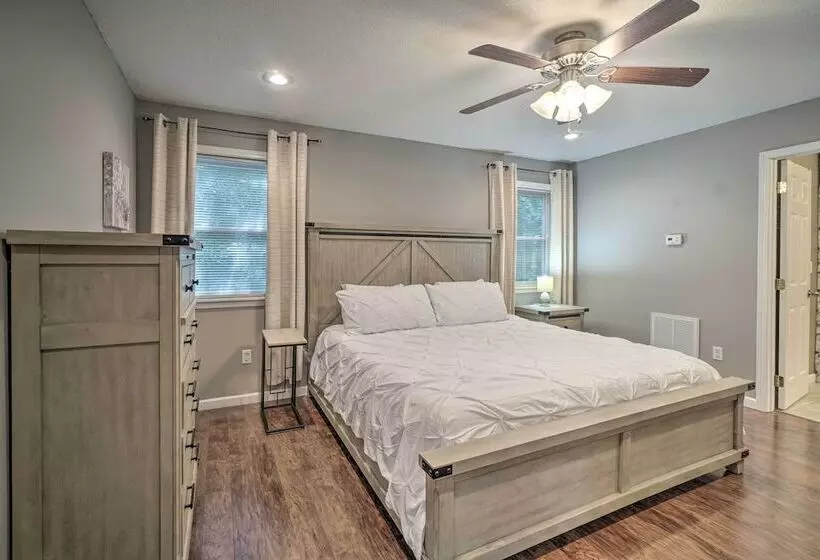 Peaceful Sevierville Home W/ Private Hot Tub!