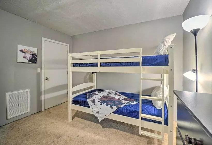 Peaceful Sevierville Home W/ Private Hot Tub!