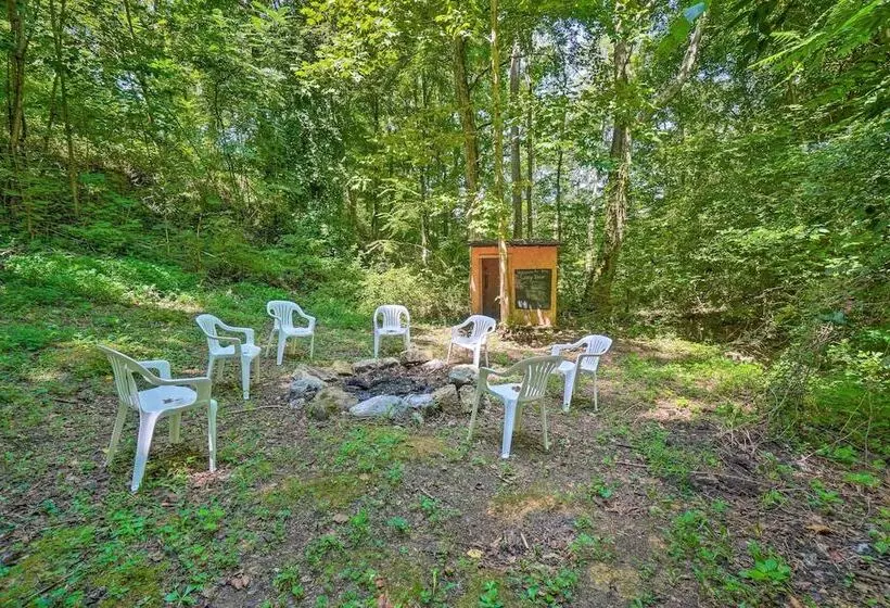 Peaceful Sevierville Home W/ Private Hot Tub!